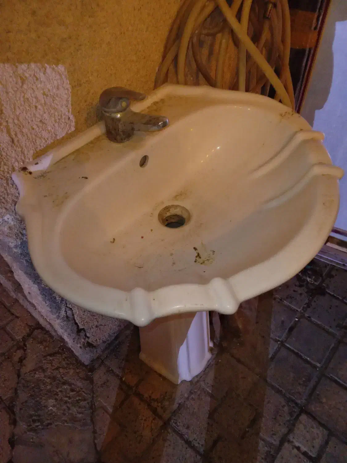 روشویی سرامیکی با شیر اهرمی|لوازم سرویس بهداشتی|مشهد, خواجه ربیع|دیوار