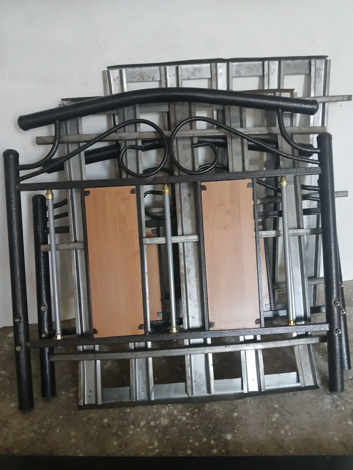 تخت فلزی|تخت و سرویس خواب|اردبیل, |دیوار