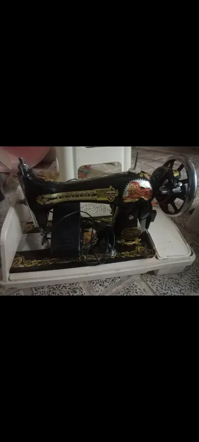 چرخ خیاطی|چرخ خیاطی و ریسندگی|شازند, |دیوار