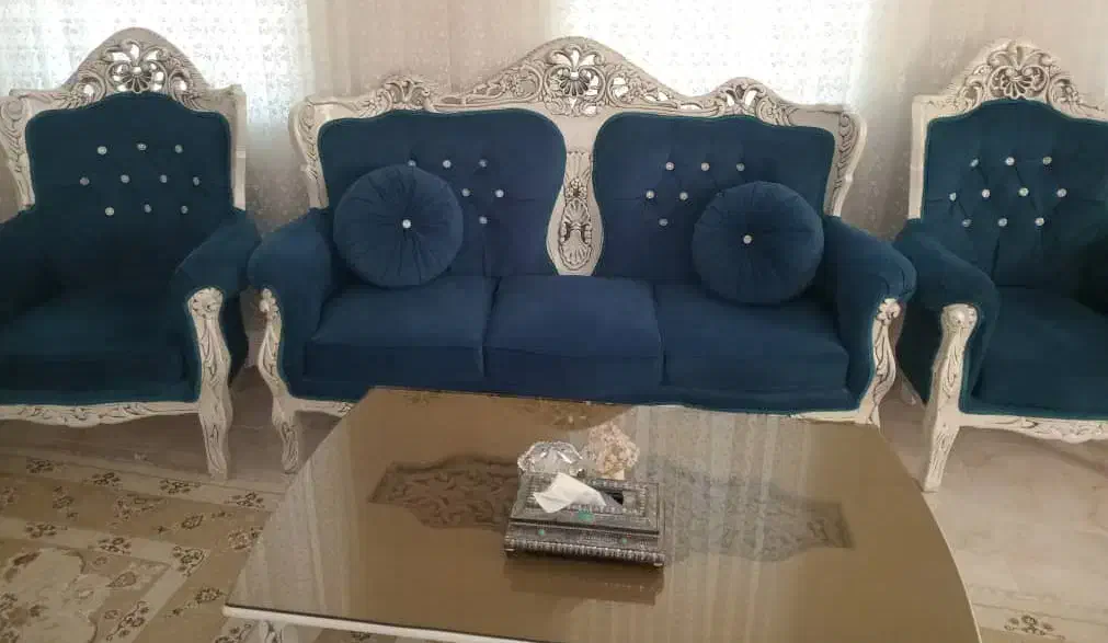 مبل سلطنتی کاملا سالم و تمیز|مبلمان خانگی و میز عسلی|ارومیه, |دیوار