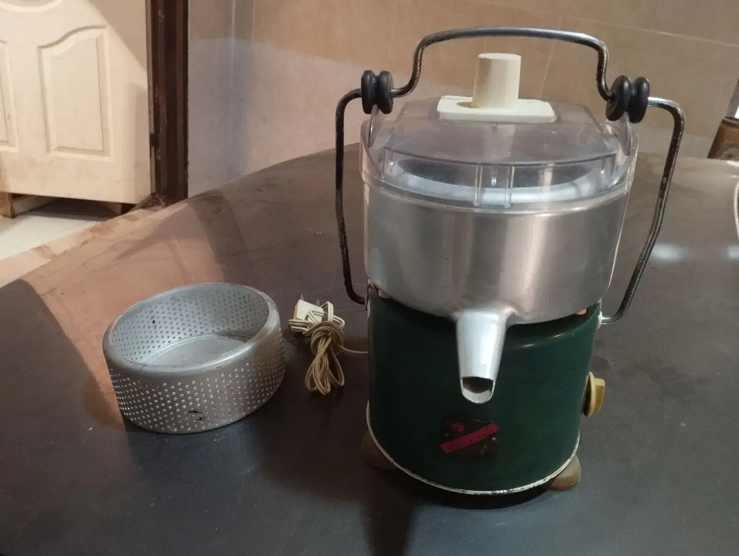 آبمیوه‌گیری شارپ ژاپن سالم|آبمیوه‌گیر و آب‌مرکبات‌گیر|تبریز, |دیوار