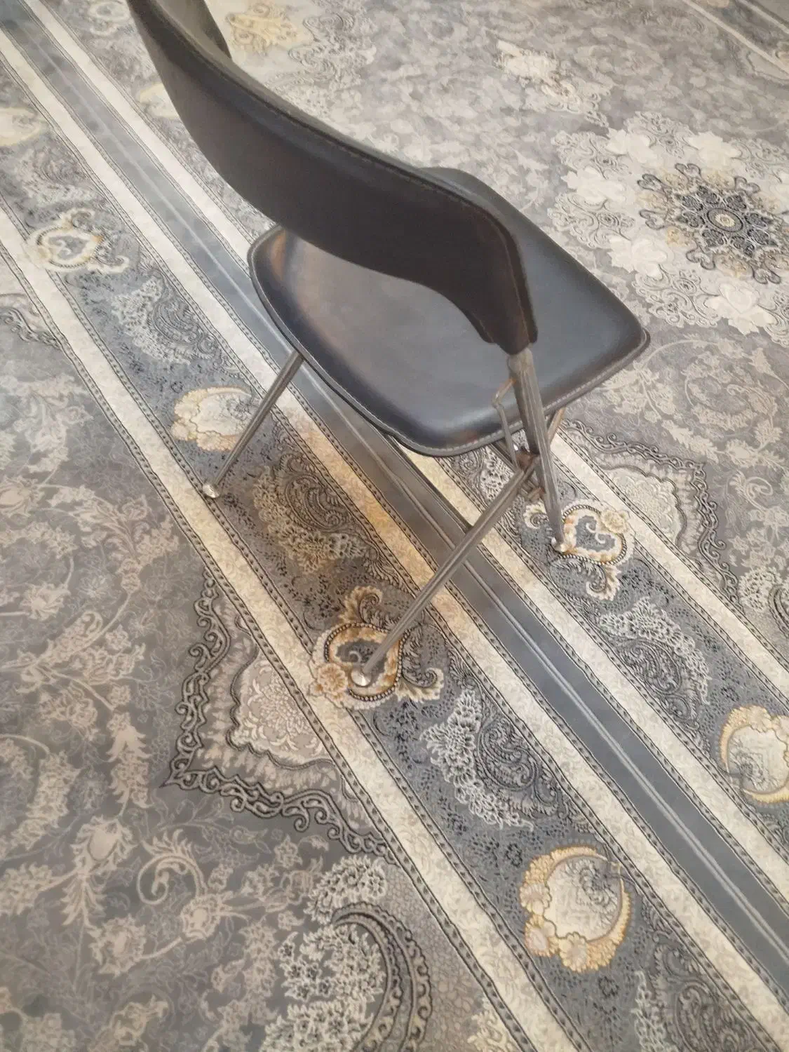 2عدد صندلی تاشو چرم|صندلی و نیمکت|ورامین, ورامین|دیوار