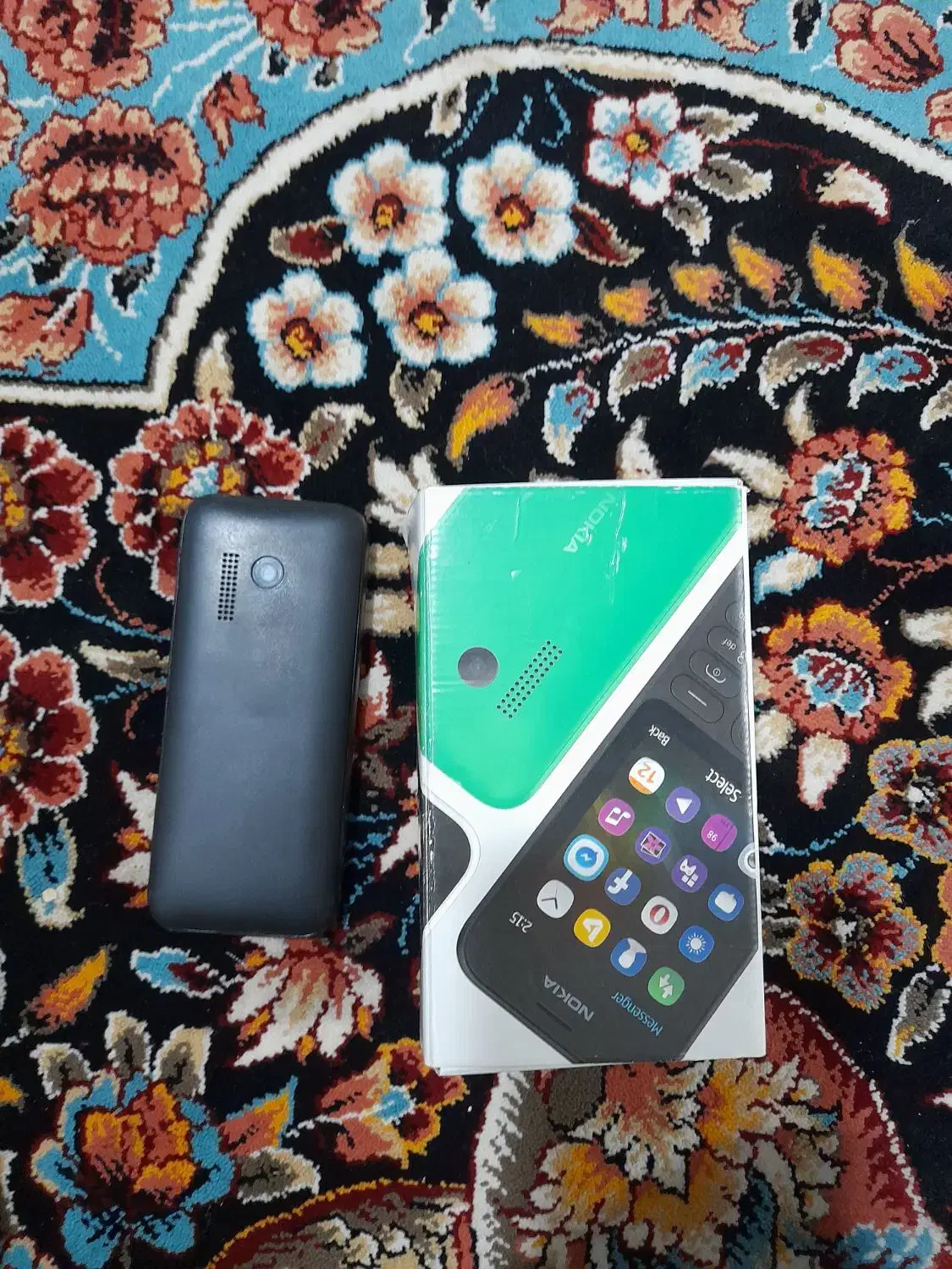 گوشی|موبایل|کبودرآهنگ, |دیوار