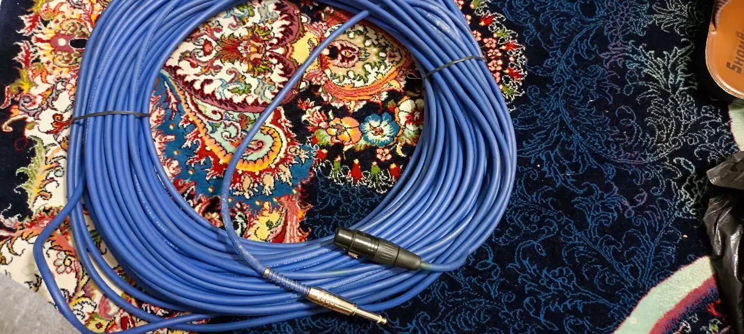 یک عدد کابل ارسی و یک عدد کابل میکروفون|صوتی و تصویری|قرچک, زیبا شهر|دیوار