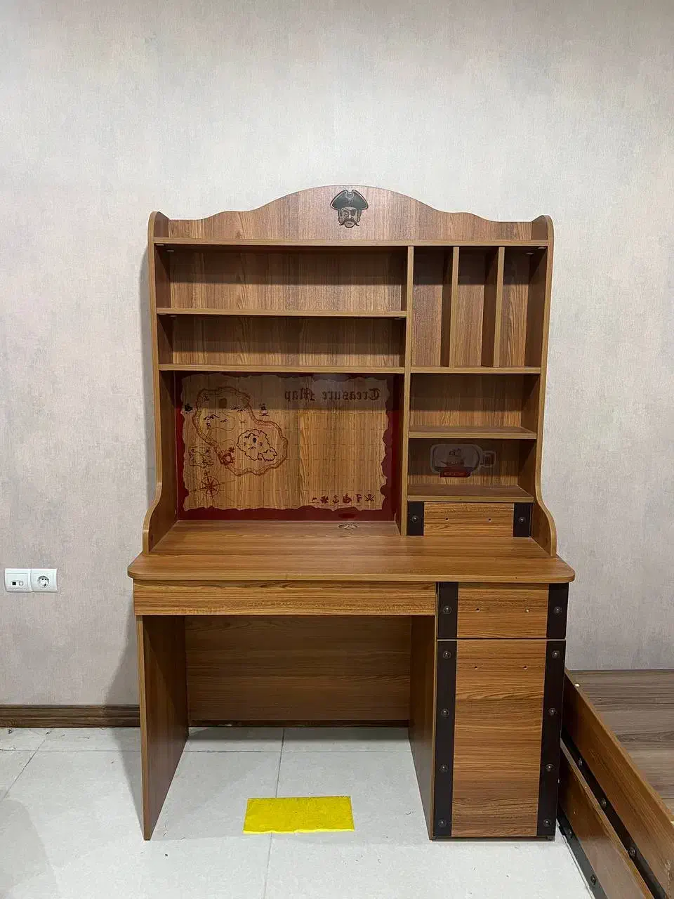 کمد لباس، میز تحریر، کتابخانه،عسلی تخت خواب و تشک|میز تحریر و کامپیوتر|تهران, تولید دارو|دیوار
