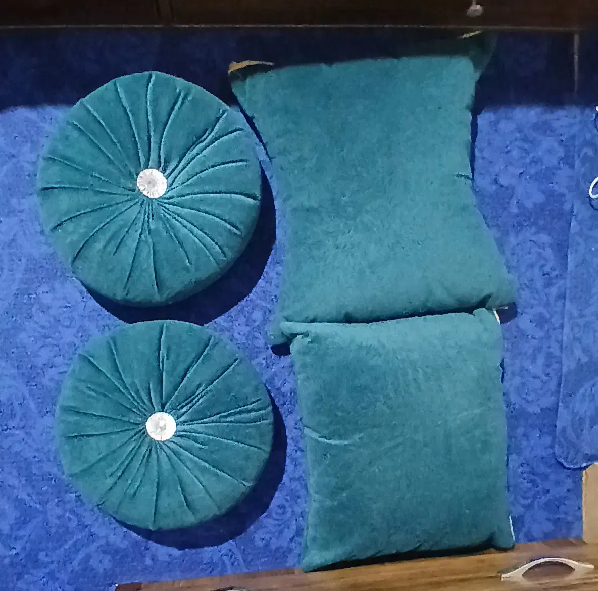 کوسن و بالشت|رختخواب، بالش، پتو|تهران, علم و صنعت|دیوار