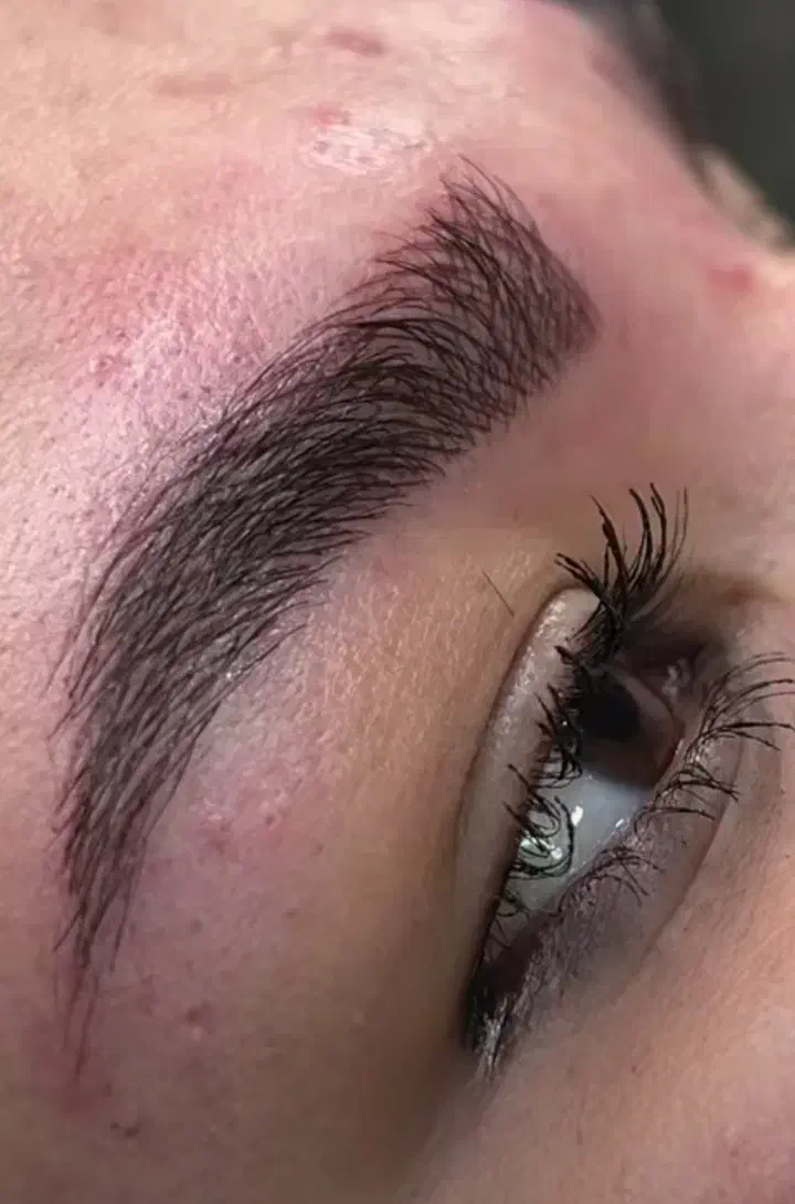 آفر ویژه برای مدل فیبروز ابرو و شید و کانتور لب|خدمات آرایشگری و زیبایی|کرمان, |دیوار