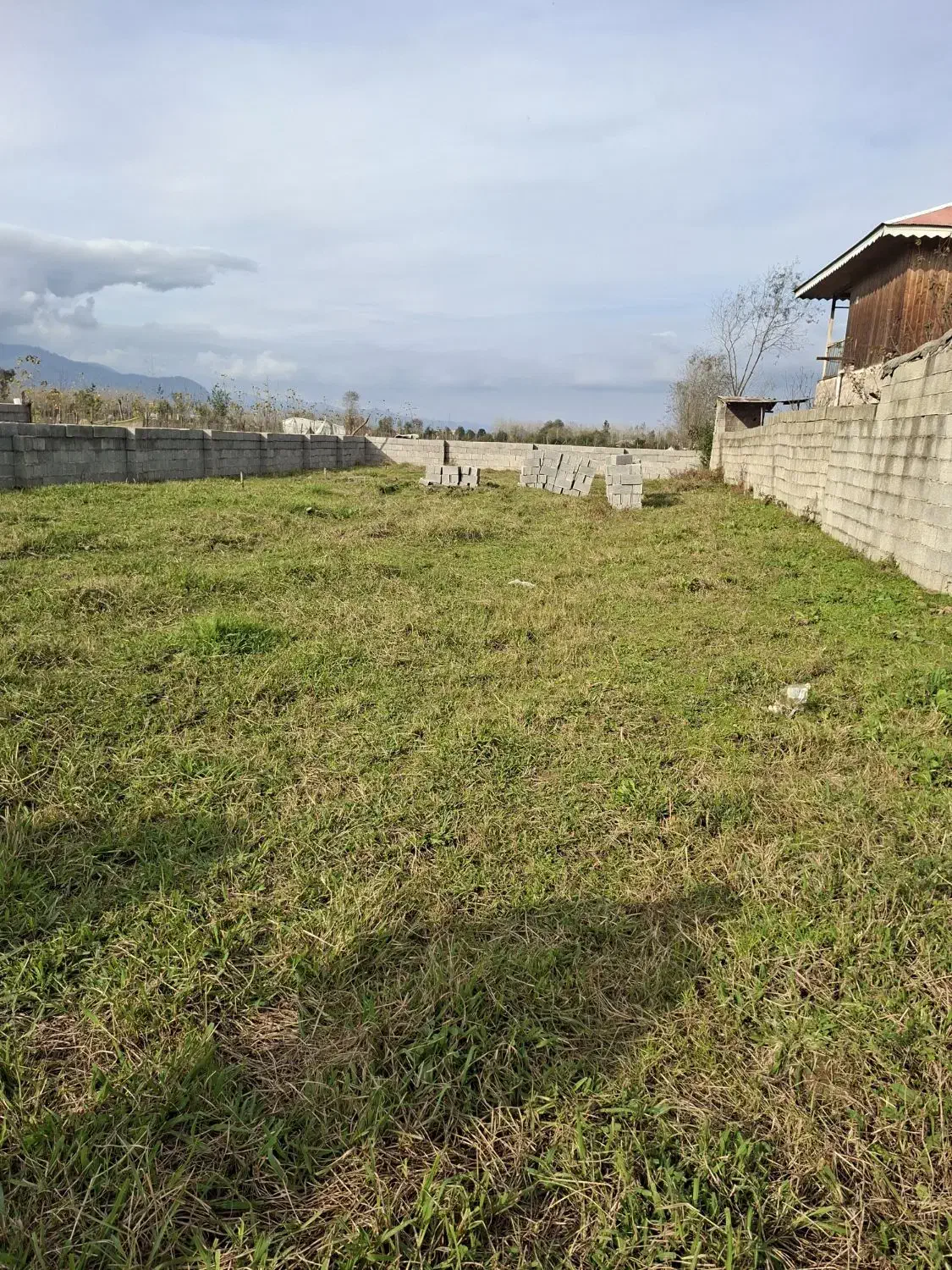 ۴۰۰متر مسکونی و باغات با مجوز ساخت روستای میانبر|فروش زمین و ملک کلنگی|گوراب زرمیخ, |دیوار