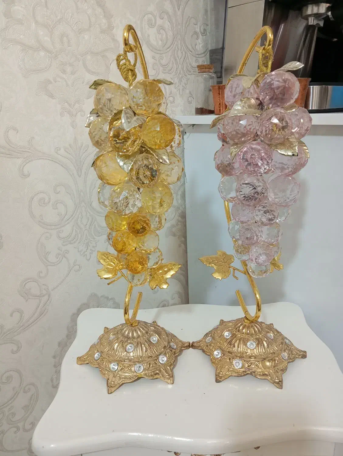 میز و دو عدد خوشه انگور|مجسمه، تندیس، ماکت|کوهدشت, |دیوار