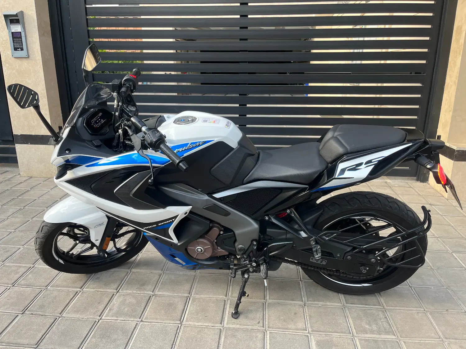 ار اس ۲۰۰ rs200|موتورسیکلت|تهران, نصرت|دیوار