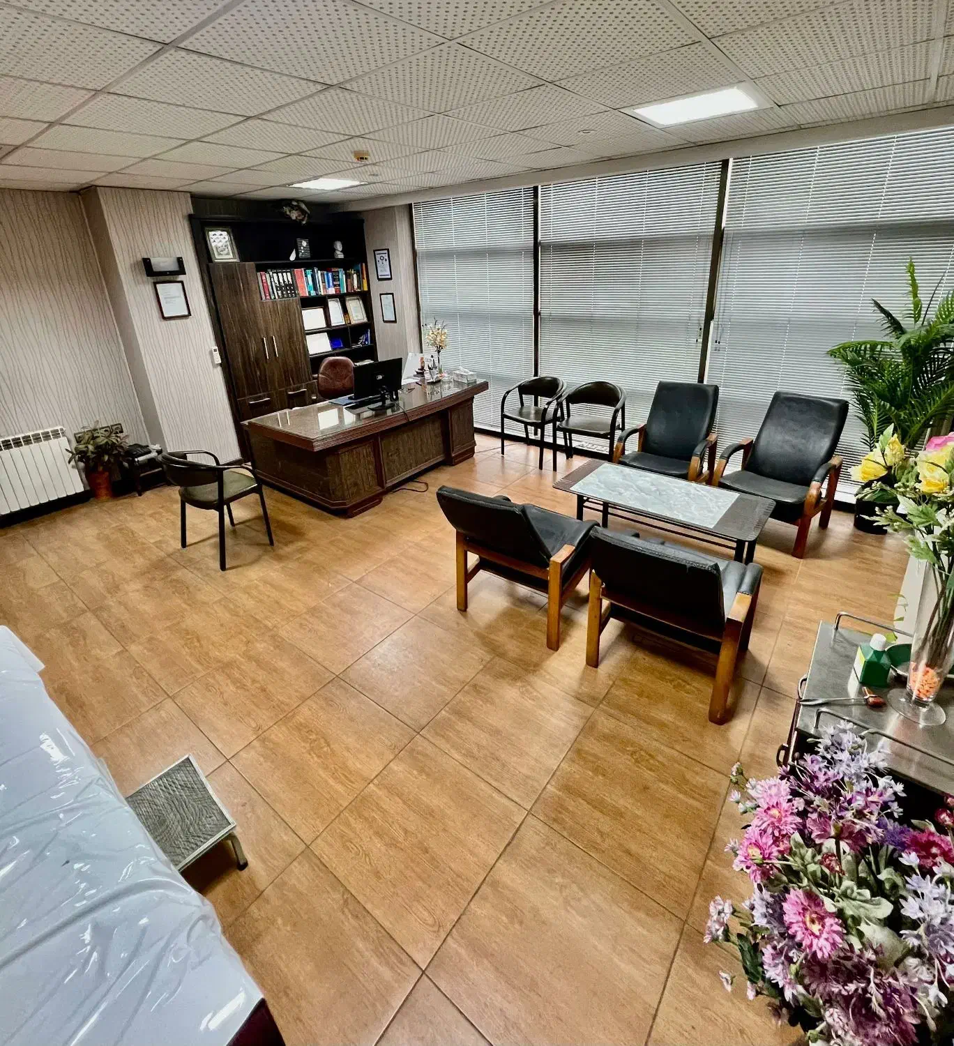 فروش واحد تجاری 85 متری صابرین|فروش دفتر کار، اتاق اداری، مطب|رشت, گلباغ نماز|دیوار