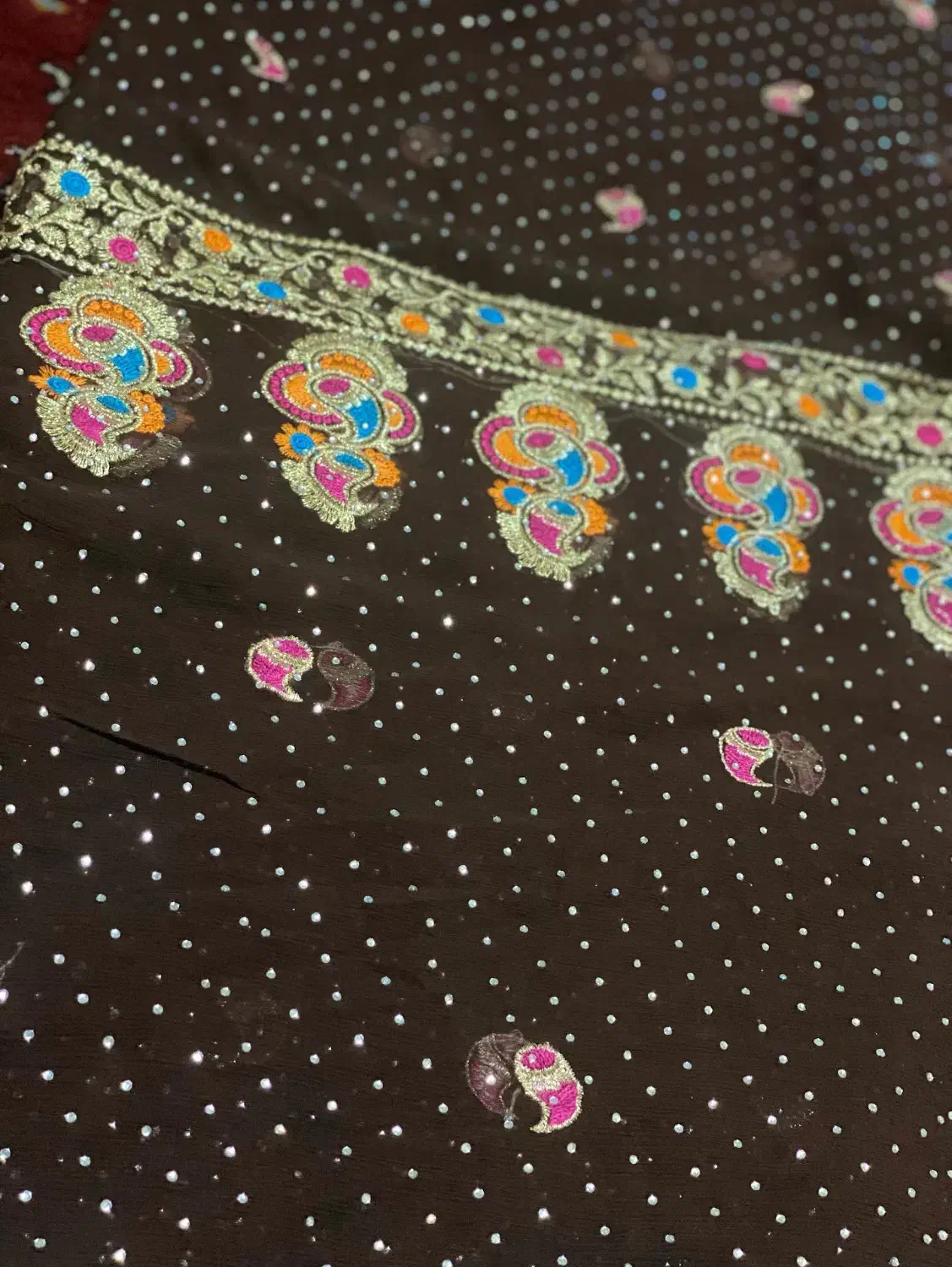 چادر مجلسی نگین دار|لباس|ایرانشهر, |دیوار