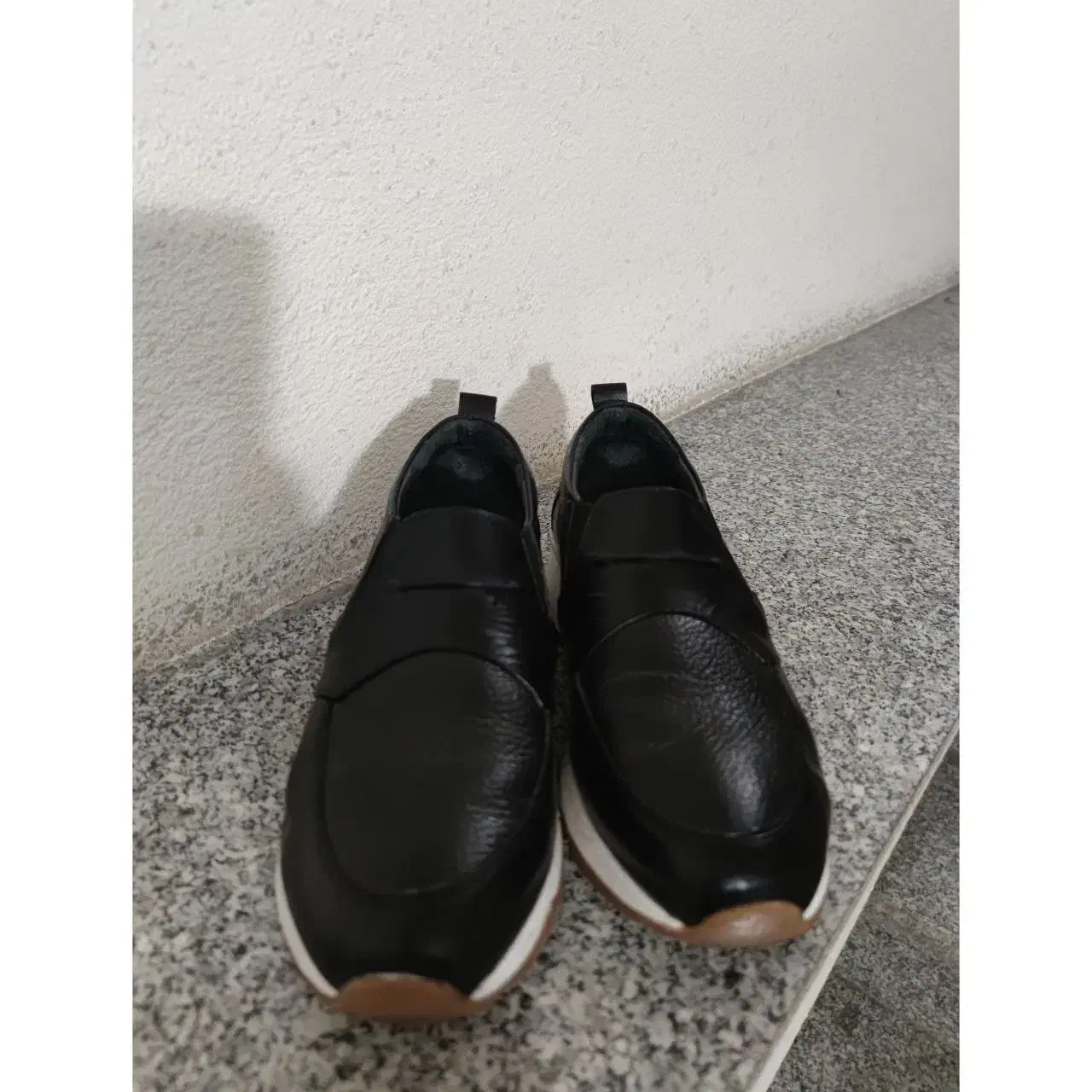 کتونی چرم|کیف، کفش، کمربند|رشت, بازار|دیوار