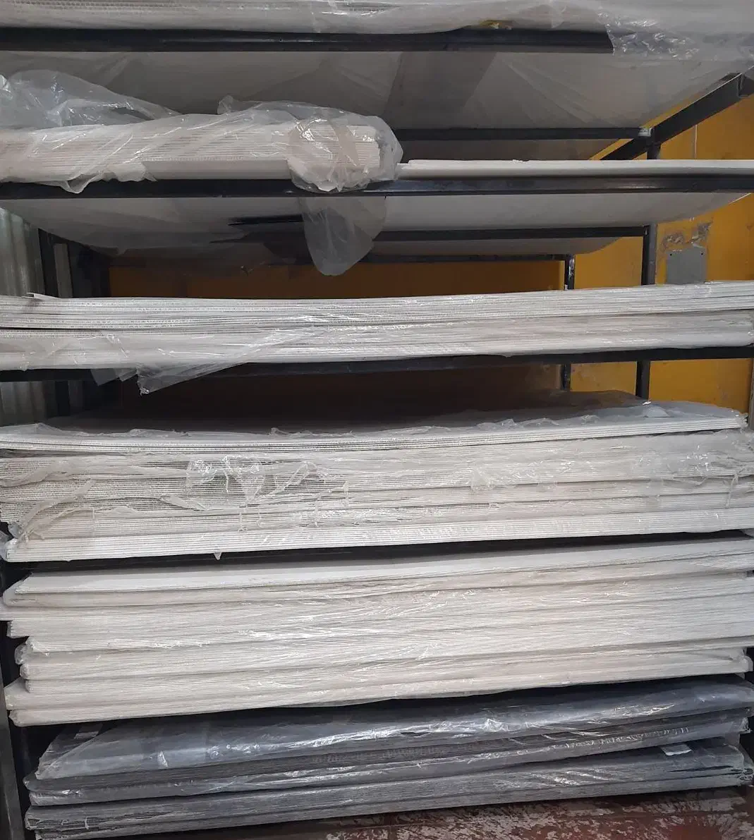 پلی کربنات ورق گالوانیزه رنگی کارتن پلاست پشم سنگ|عمده‌فروشی|مشهد, گلبرگ شمالی|دیوار