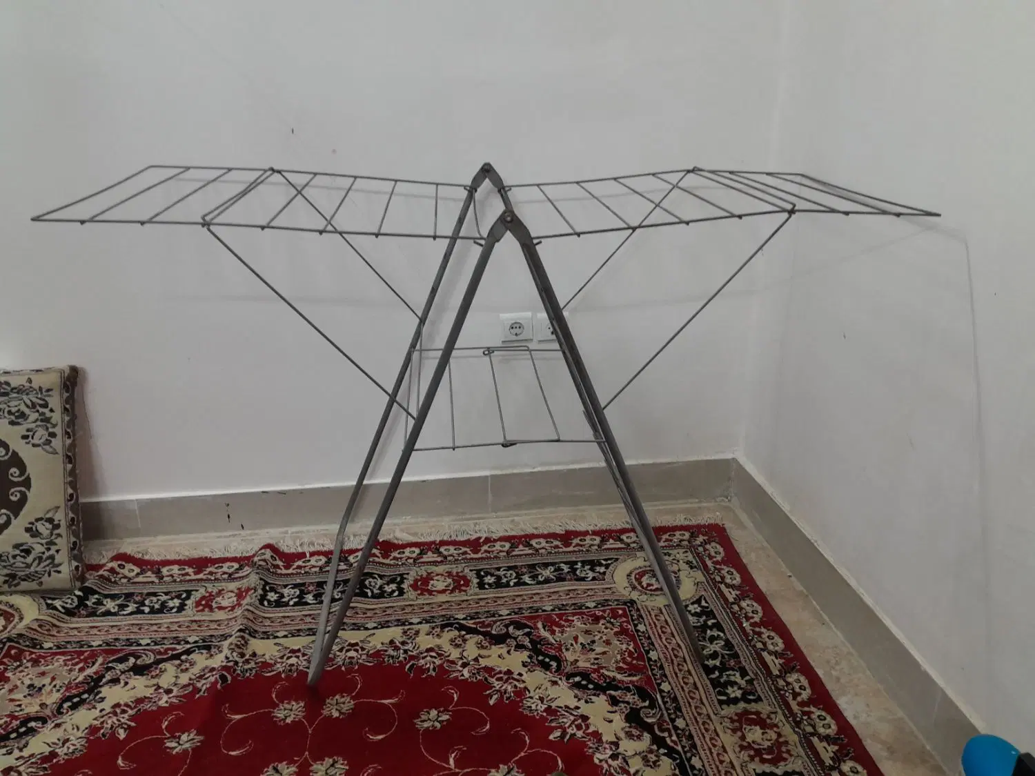بندرخت|بندرخت و رختآویز|کاشمر, |دیوار