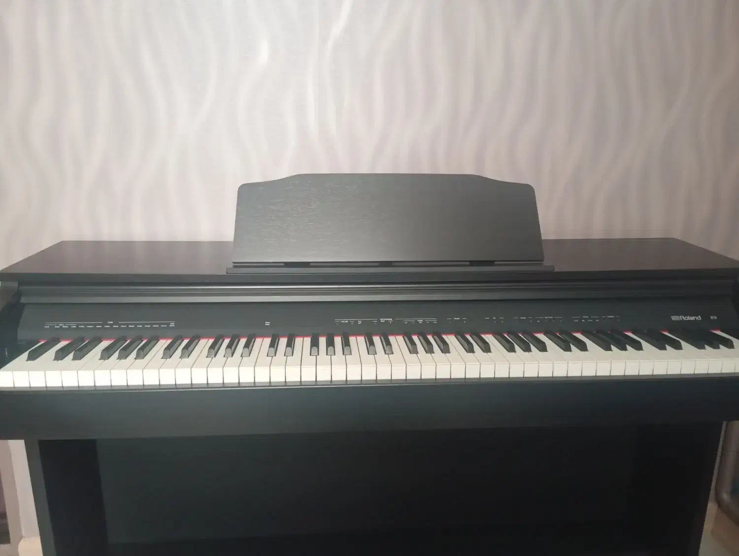پیانو رولند RP30|پیانو، کیبورد، آکاردئون|اردبیل, |دیوار