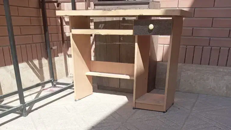 میز کامپیوتر کاملا سالم|میز تحریر و کامپیوتر|سیرجان, |دیوار