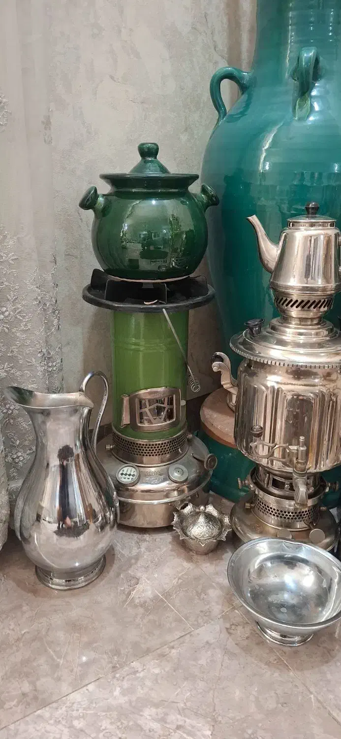 انتیک عتیقه قدیمی سرویس نفتی عالی نسب همه برنجی|سماور، چای‌ساز، قهوه‌ساز|همدان, |دیوار