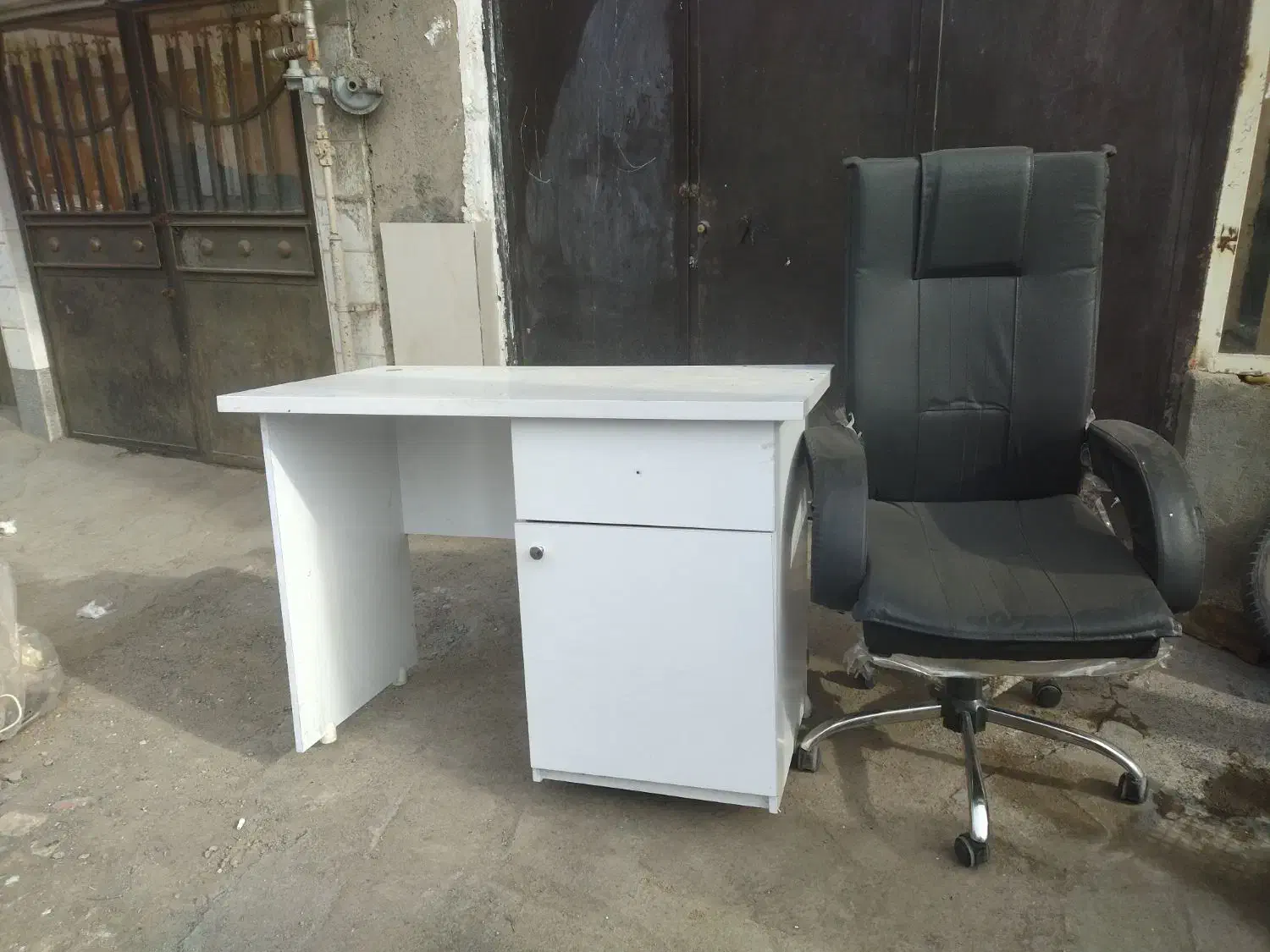 میز صندلی|میز تحریر و کامپیوتر|سبزوار, گلشن|دیوار