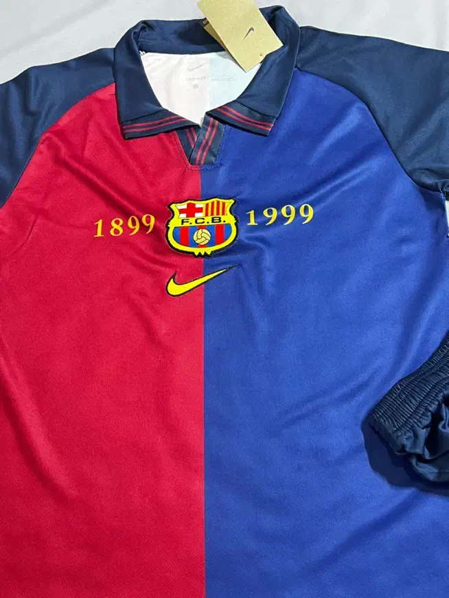 کیت ست تیشرت و شورت باشگاهی فوتبالی بارسا1999|لباس|قم, نیروگاه|دیوار