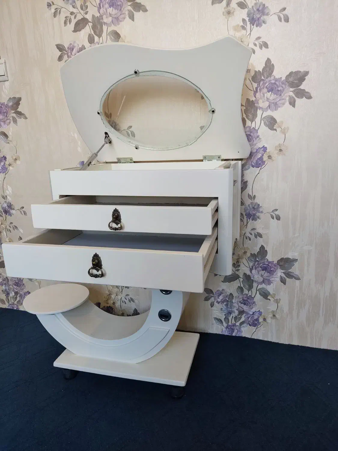 میز قاشق و چنگال|مبلمان خانگی و میز عسلی|مشهد, دانشجو|دیوار