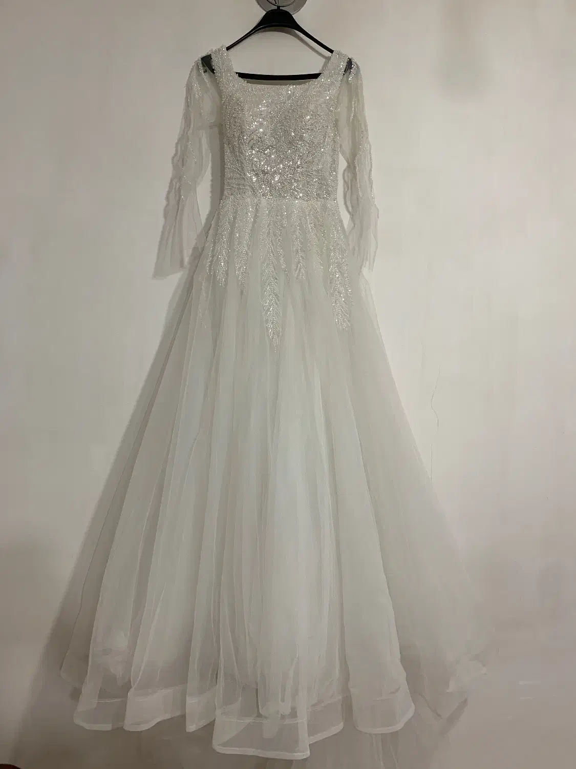 لباس عروس توری|لباس|کنگاور, |دیوار