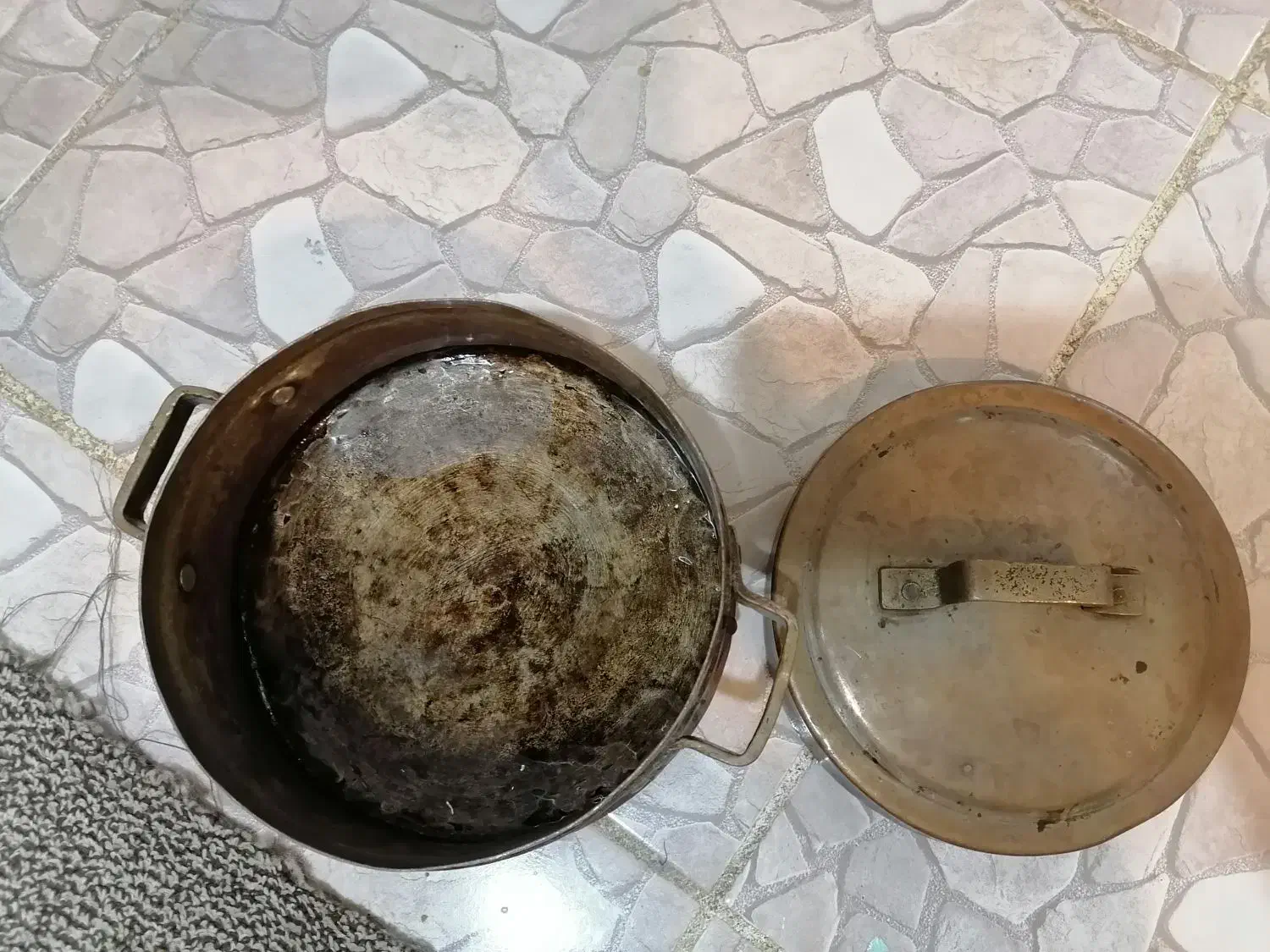 قابلمه مسی|ظروف پخت‌وپز|اهواز, فاز ۲ پادادشهر|دیوار