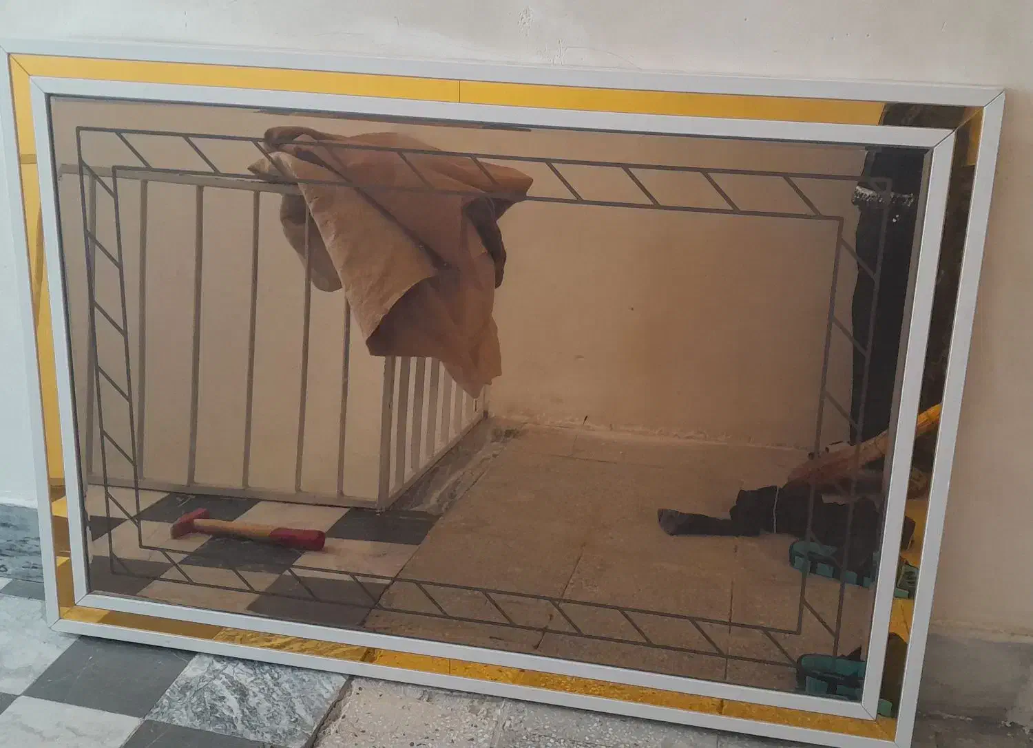 آینه|آینه|بروجرد, |دیوار