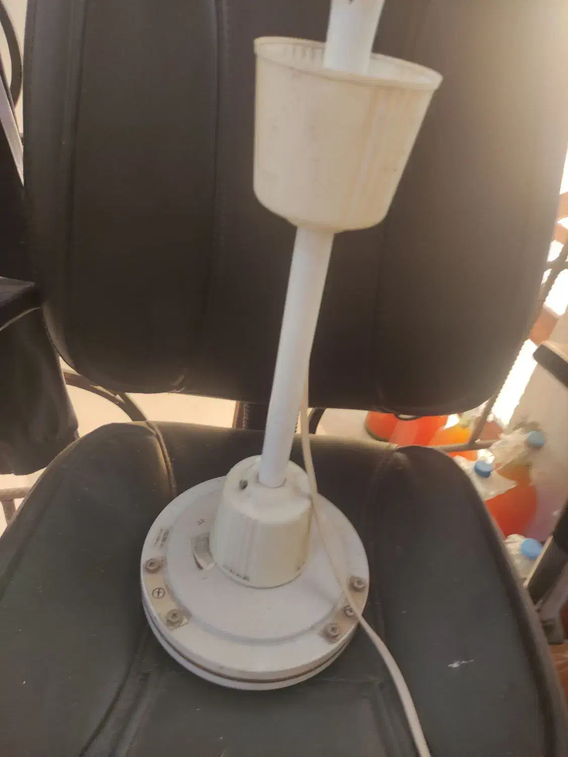 پنکه سقفی با پره و کلید دیواری|پنکه و تصفیهکنندهٔ هوا|رشت, شهرک قدس|دیوار