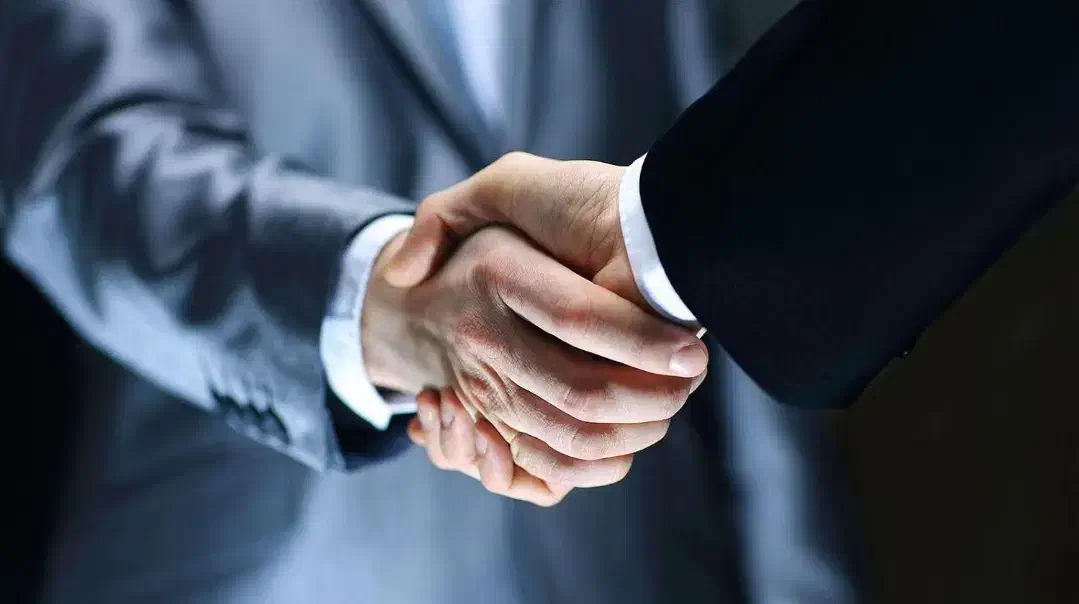 نیازمند نیروی کار اقا|استخدام خدمات فروشگاه و رستوران|شیراز, بازار|دیوار