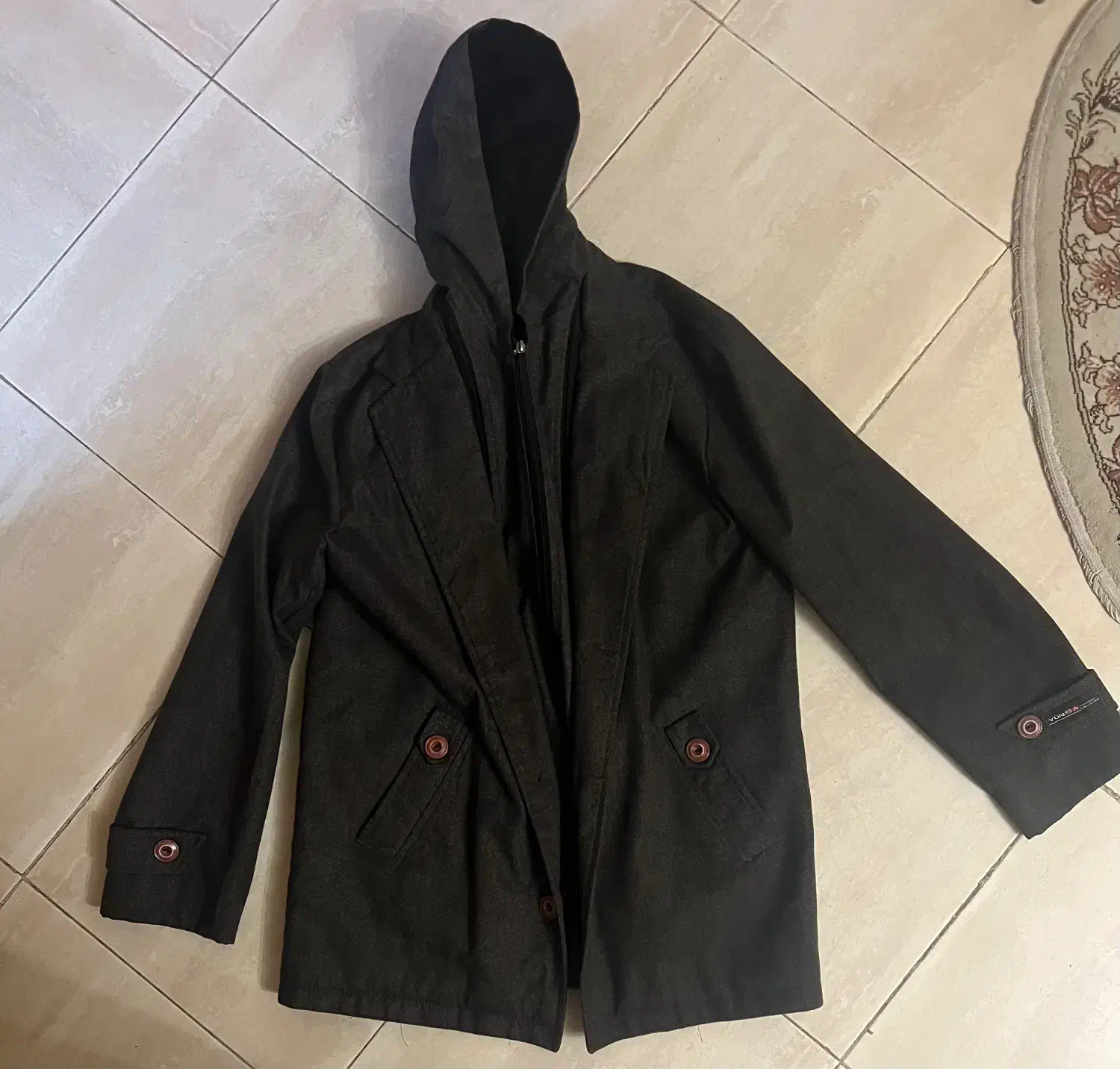 پالتو خاکستری (اورکت) در حد نو|لباس|ساری, |دیوار