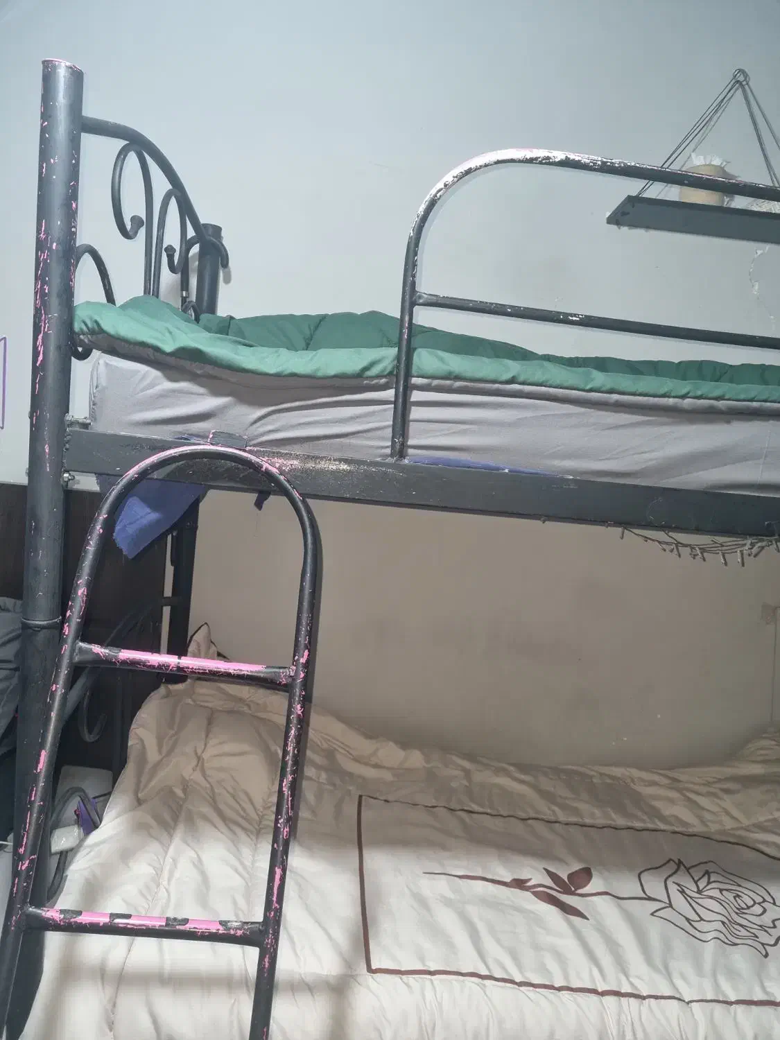 تخت دو طبقه فلزی تخت خواب|تخت و سرویس خواب|کرج, شاهینویلا|دیوار