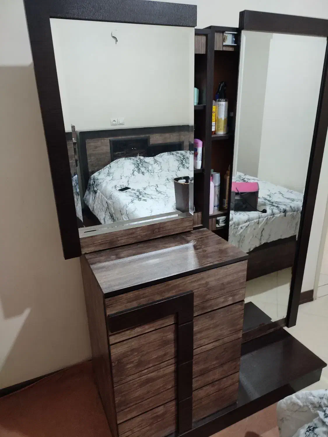 سرویس خواب|تخت و سرویس خواب|اصفهان, سرچشمه|دیوار