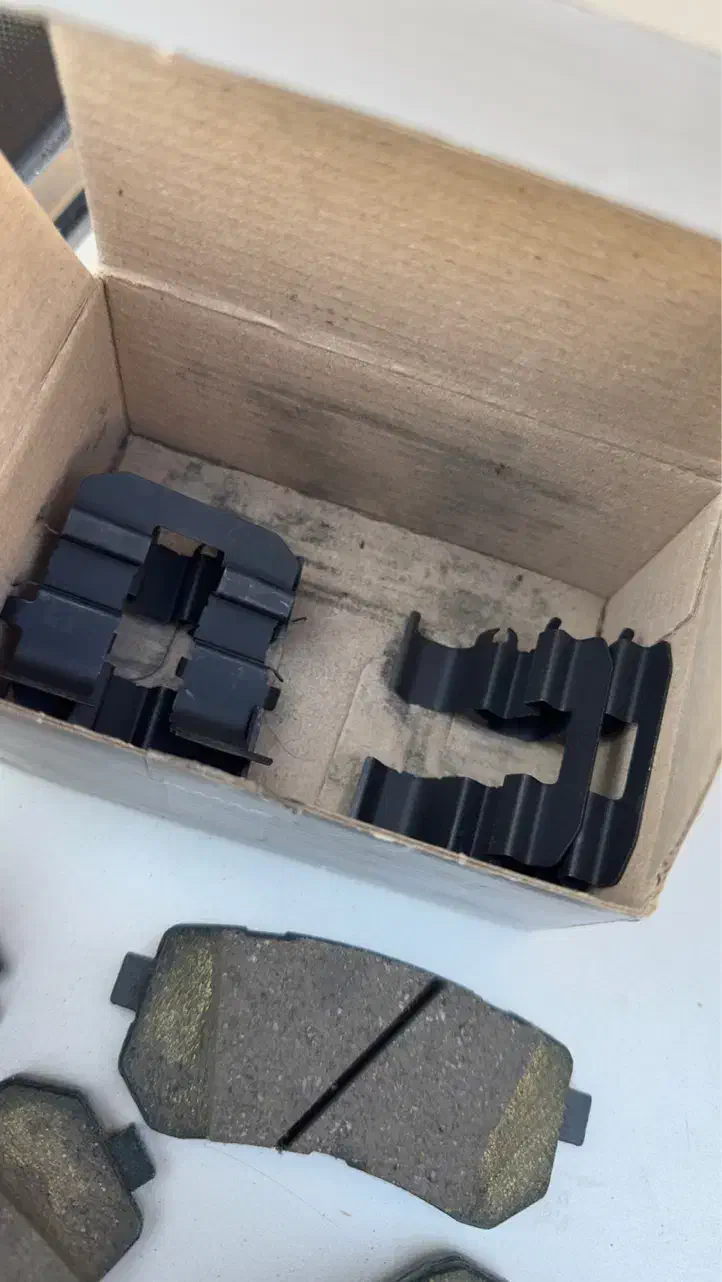 لنت عقب اسپورتج|قطعات یدکی و لوازم جانبی|شیراز, ریشمک|دیوار