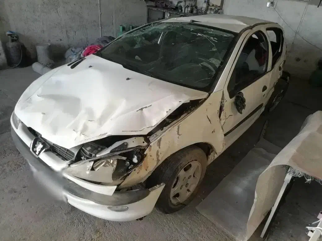 ۲۰۶ تیپ ۳ تصادفی مدل ۹۶ فروشی|خودرو سواری و وانت|یزد, |دیوار