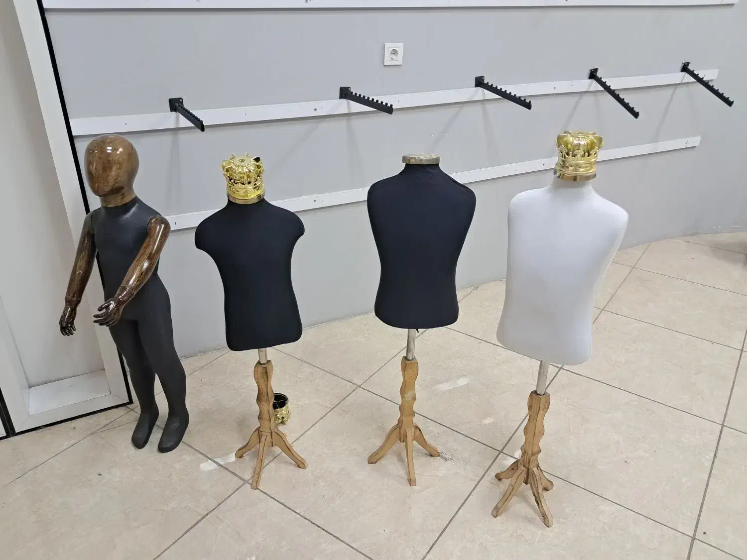 مانکن پوشاک بچگانه|فروشگاه و مغازه|قائمشهر, |دیوار