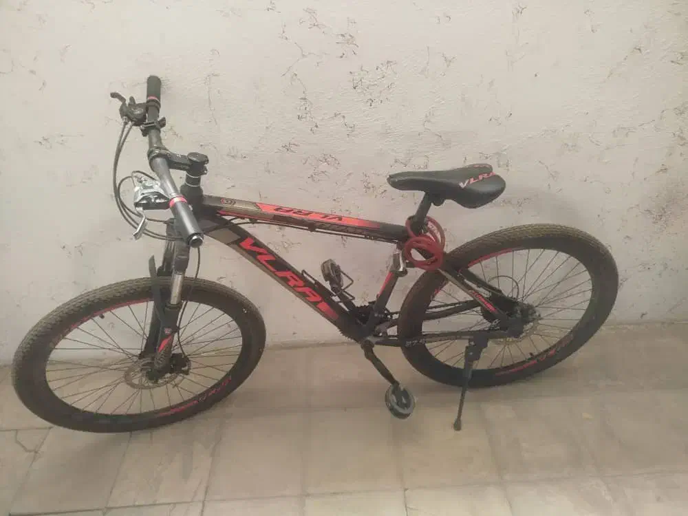 دوچرخه|دوچرخه، اسکیت، اسکوتر|صدرا-فارس, فاز ۱|دیوار