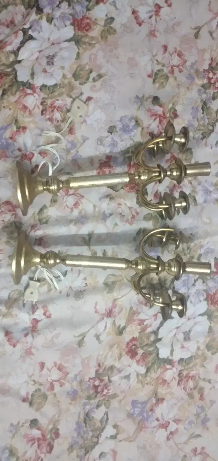 دو عدد شمعدانی|ریسه و چراغ تزئینی|سمنان, |دیوار