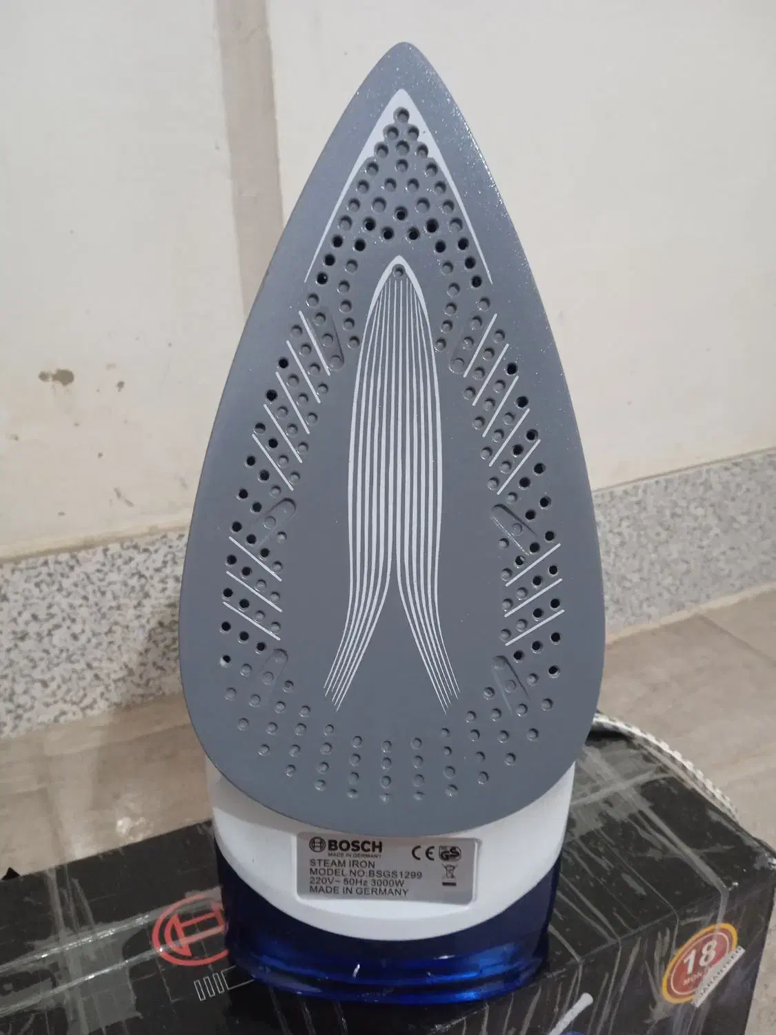 اتو بخار حرفه ای مارک بوش|اتو و لوازم اتو|زرقان, |دیوار