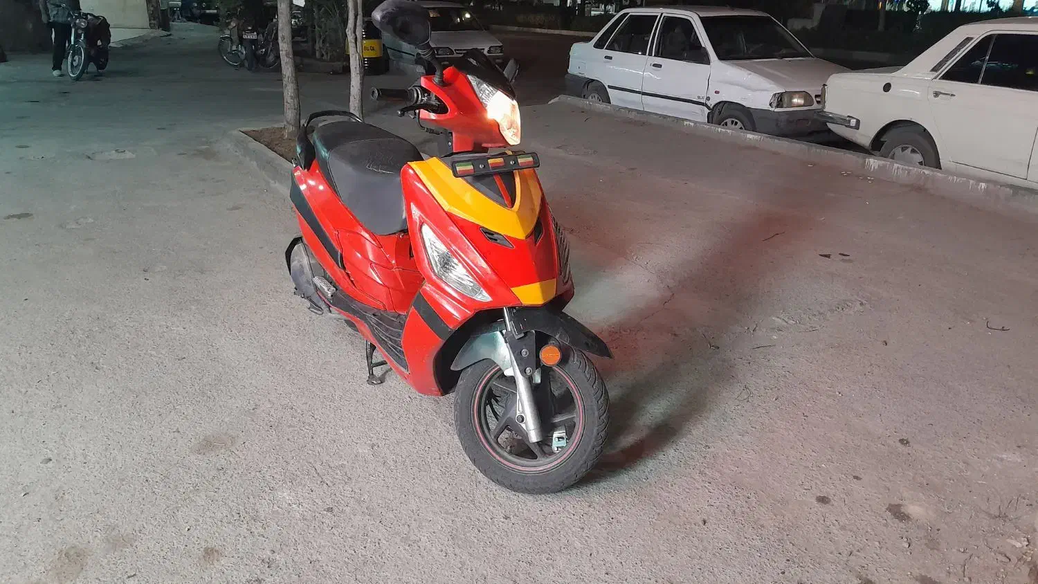 موتورسیکلت ویو اتوماتیک مدل 95|موتورسیکلت|قم, شهرک سازمان آب|دیوار