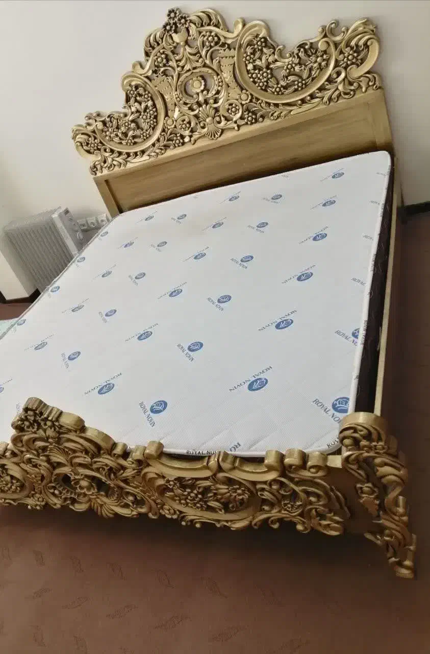 تخت خواب تشک دوعددپاتختی آیینه کنسول ساعت ایستاده|تخت و سرویس خواب|ابریشم, |دیوار