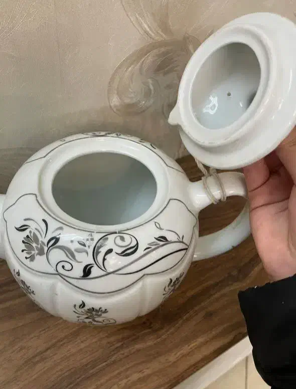 قوری|قوری، کتری، قهوهساز دستی|ری, صفاییه (چشمه علی)|دیوار