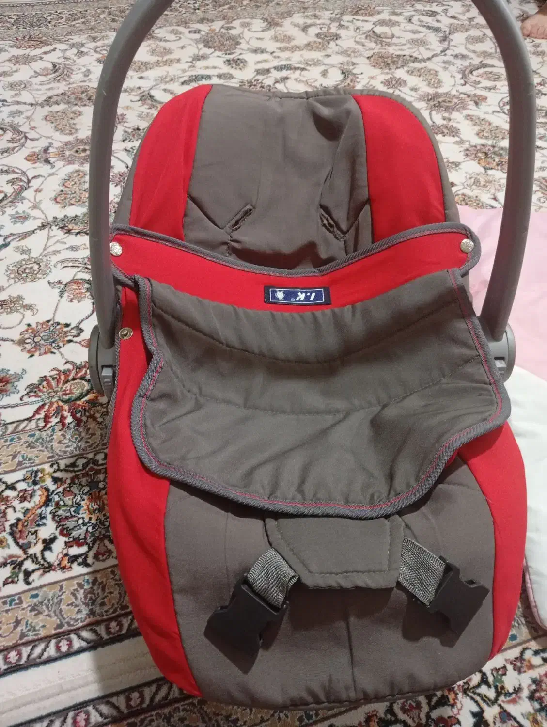 قنداق فرنگی|تخت و صندلی بچه|شیراز, مسلم|دیوار