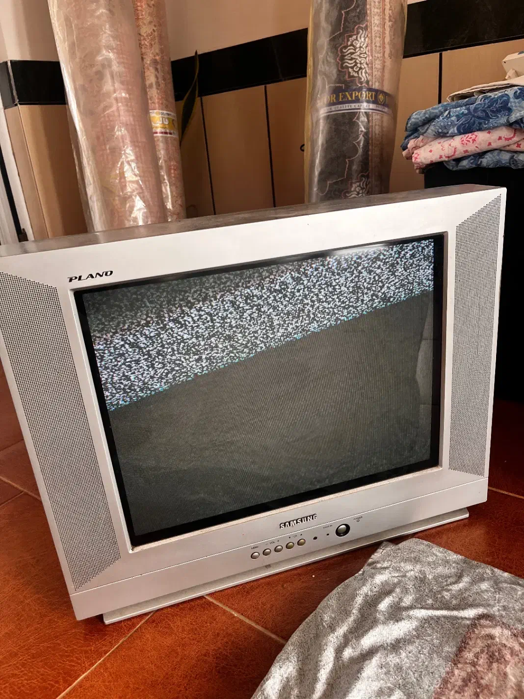 تلویزیون ۲۱اینچ سامسونگ plano|تلویزیون و پروژکتور|ساری, |دیوار