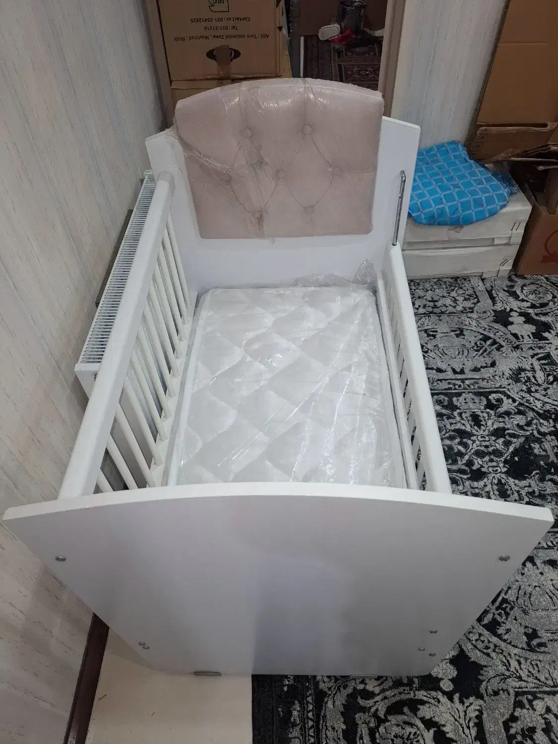 تخت کنار مادر گهواره ای تمیز تمیز به همراه خوشخواب|تخت و صندلی بچه|فردیس, فردیس|دیوار