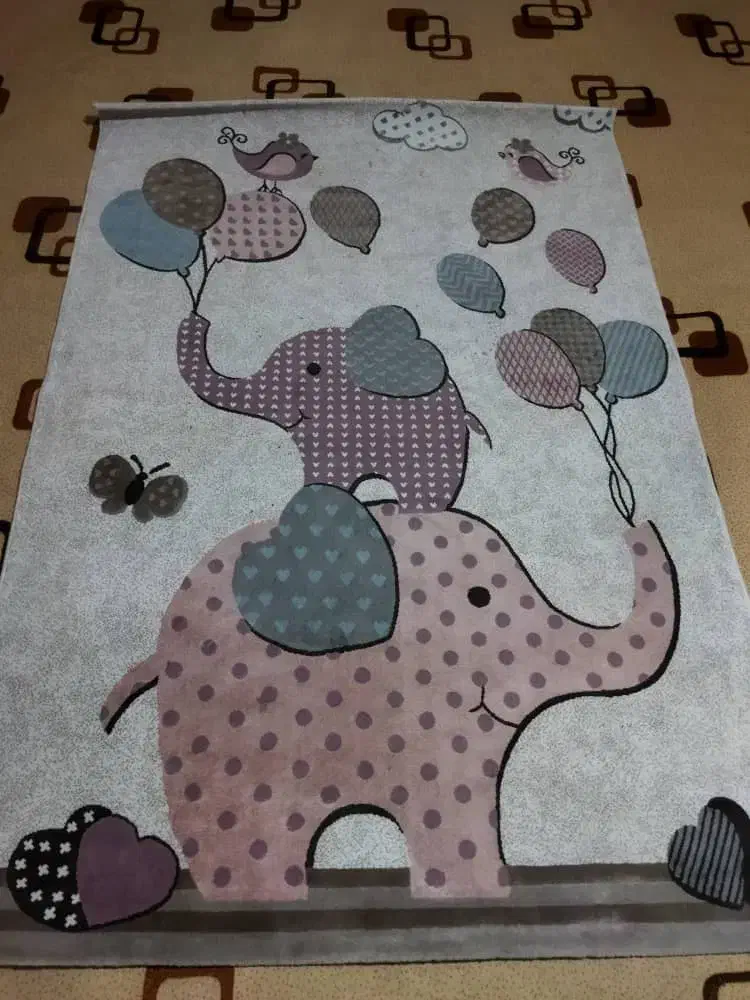 فرش کودک و آینه کنسول|بوفه، ویترین، کنسول|مشهد, موعود|دیوار