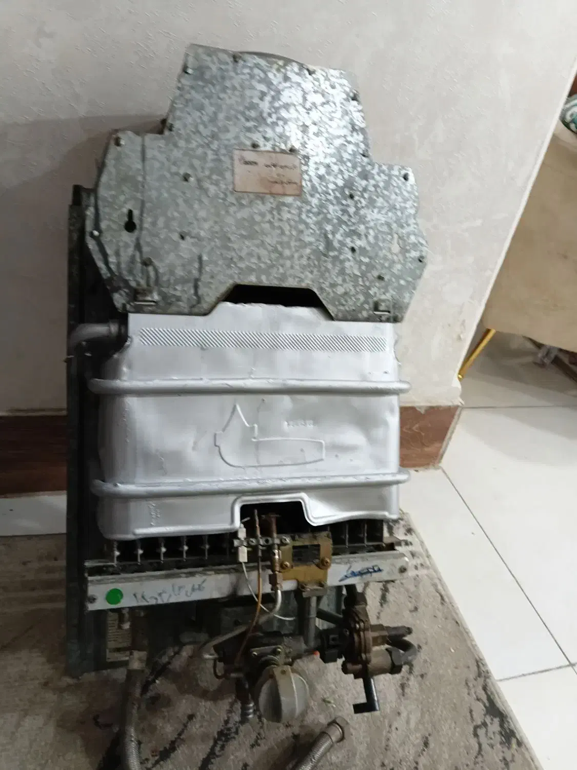 آبگرمکن دیواری|آبگرمکن، پکیج، شوفاژ|قرچک, شهرک طلائیه|دیوار