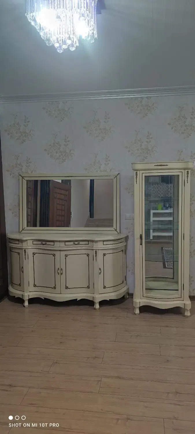 بوفه و آینه و کنسول|بوفه، ویترین، کنسول|پارسآباد, |دیوار