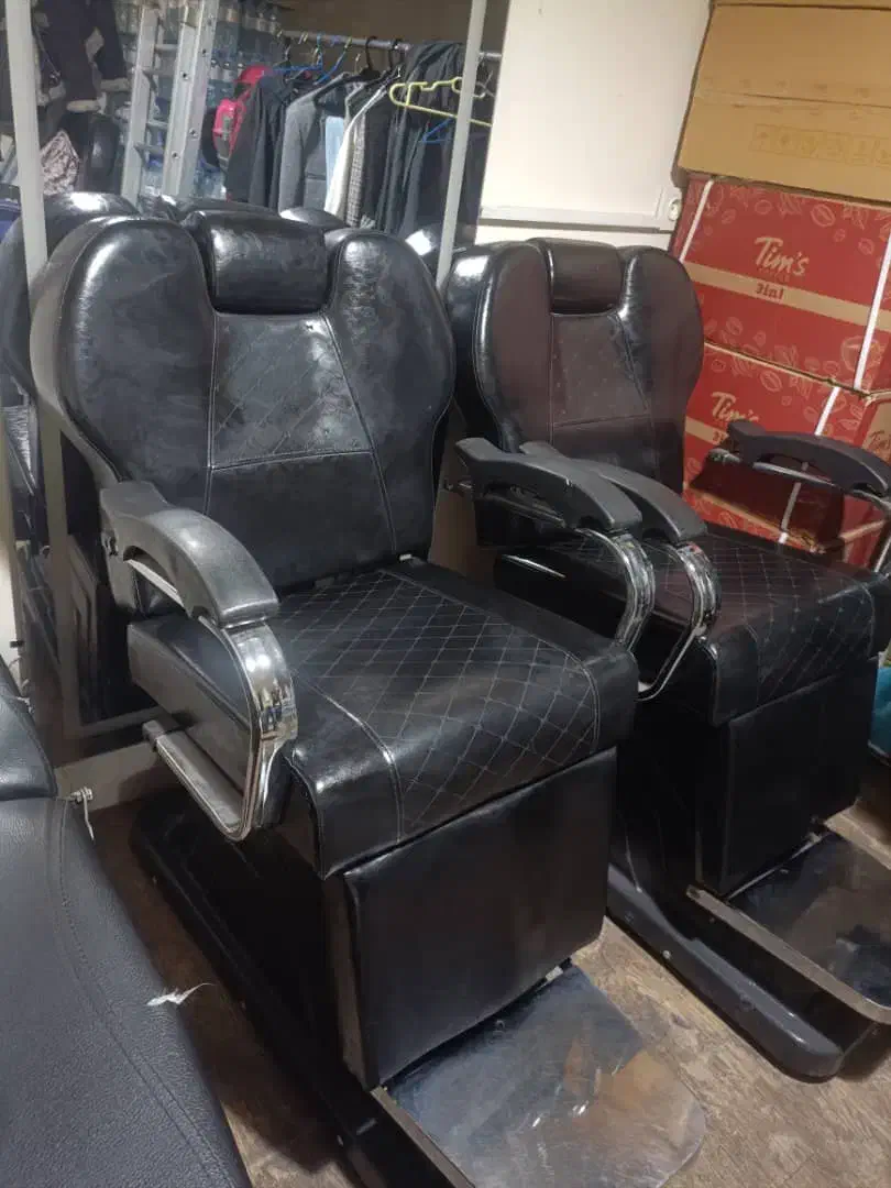 صندلی ارایشگاه|آرایشگاه و سالنهای زیبایی|دماوند, گیلاوند|دیوار