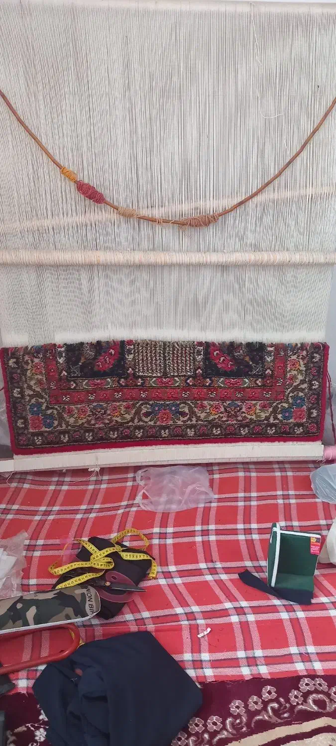 دار با فرش نیمه بافته|فرش|گتوند, |دیوار